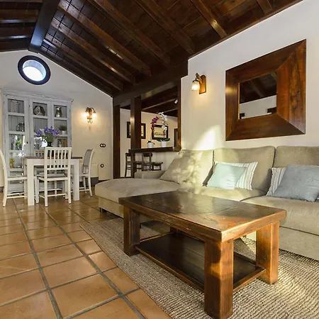 Ermita Perdomo بيت للعطل