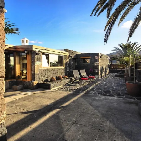 Ermita Perdomo بيت للعطل