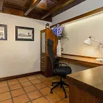 Ermita Perdomo *